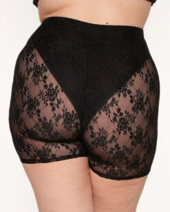 Backstage At The Yuma Lace Shorts -I Hear Raves Backstage at the Yuma Lace Shorts C1 Back