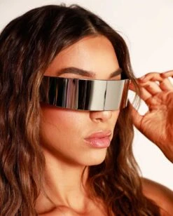 Bullet Visor -I Hear Raves Bullet Visor Silver Front