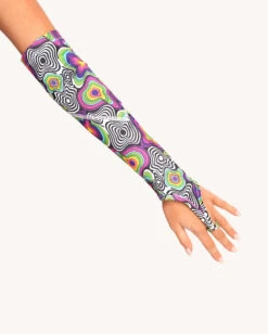 Leblunt X IHR Love Vortex Top With Sleeves 15 Leblunt X IHR Love Vortex Top With Sleeves -I Hear Raves Love Vortex Top Set Detail