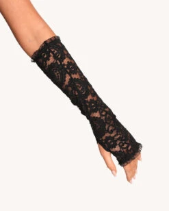 VIP Behavior Lace Romper With Sleeves -I Hear Raves VIP Behavior Lace Romper Detail